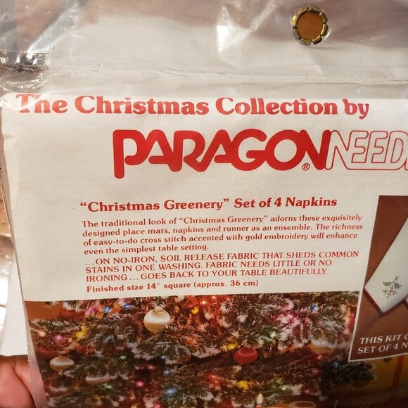 Paragon Needlecraft Kit 6441 CHRISTMAS GREENERY 4 Napkins Vintage Fiber Art - Picture 4 of 8